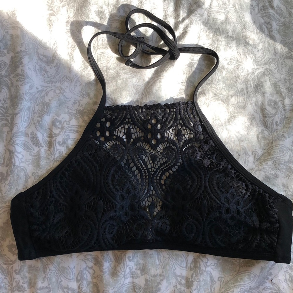 Black bikini top